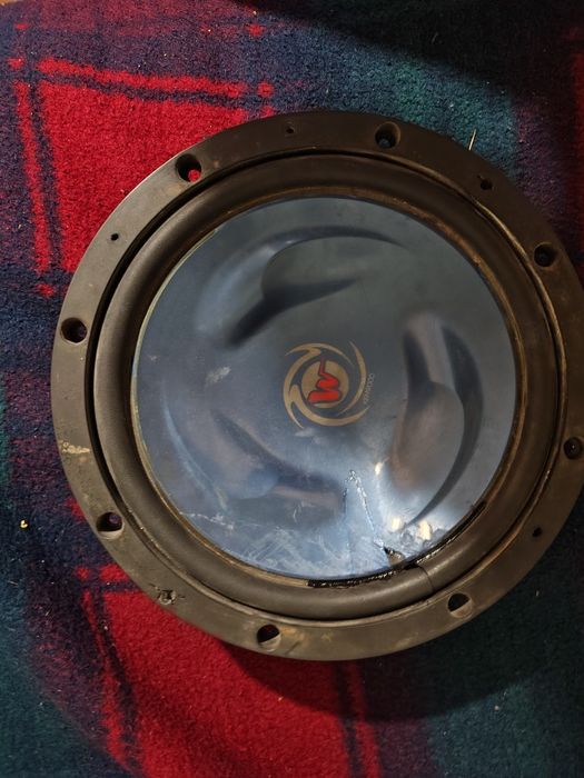 Продам сабвуфер10 под ремонт