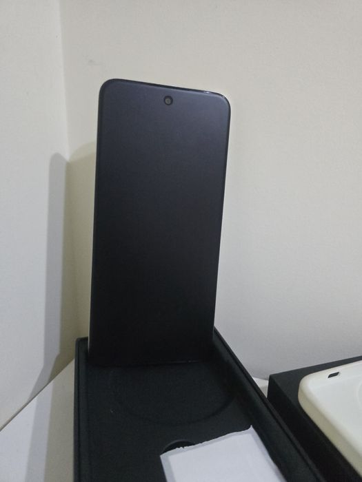 TVL 60 SENNXTPAPER 5G 256gb 18gb ram