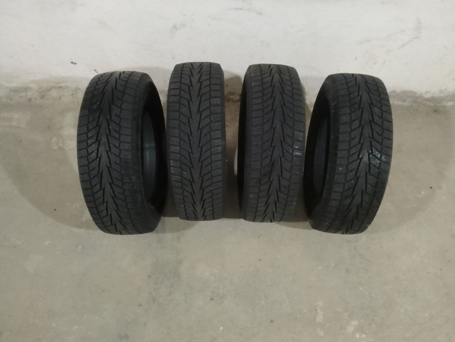 Продам недорого,  резина зимнюю, в отличном состоянии, самовывоз