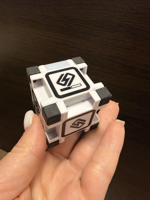 робот та кубики Anki Cozmo