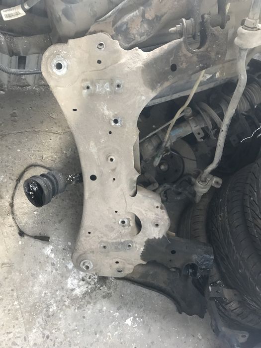 Продам даром двигун та купу інших запчастин до рено кенго 1.5 dci2010р