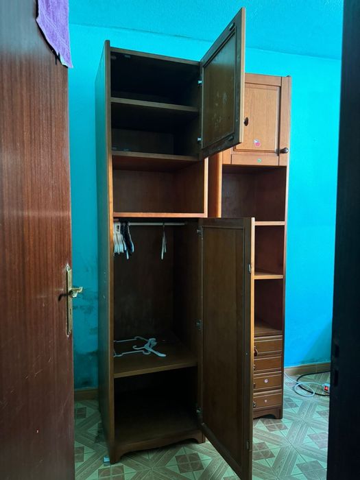 Estudio cama de solteiro e colchão + roupeiro + estante