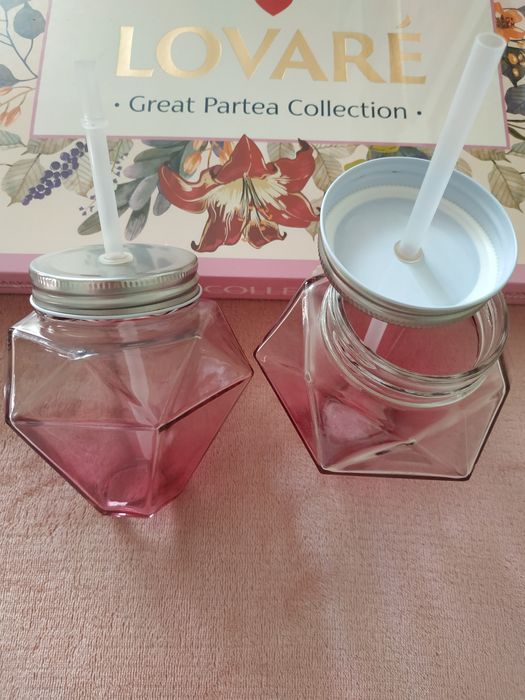 Ємність для напоїв скляна  з кришечкою,трубочкою