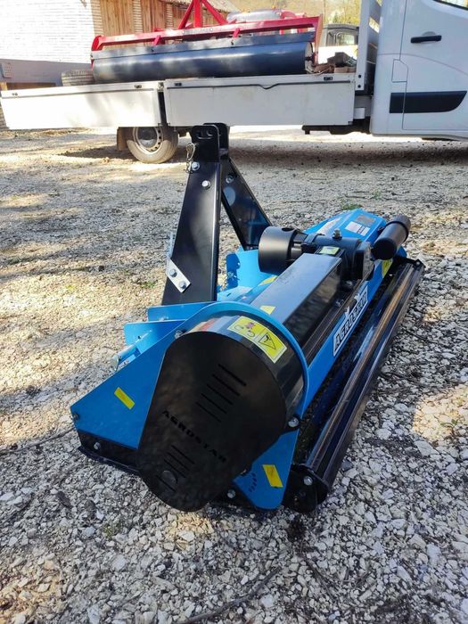 Kosiarka ogrodowa mulczerek bijakowy