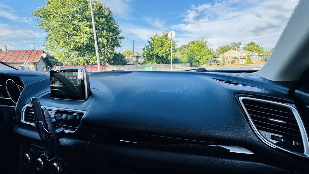 Mazda 3 2015.