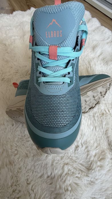 Sprzedam buty Elbrus raz użyte wystawiam jako nowe bez metki.