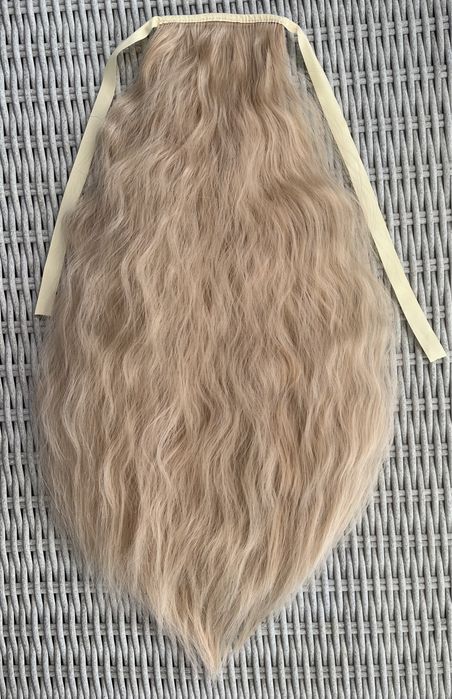 Premium Ultra włosy doczepiane, jasny miodowy blond, kucyk, fale 64.