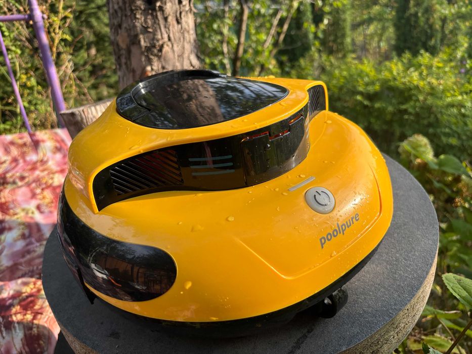 робот-пылесос для бассейна Robotic Cleaner Pool  бездротовий GERMANY