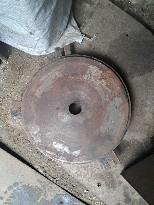 Чудовий, потужний, міцний млинок (круподробілка)