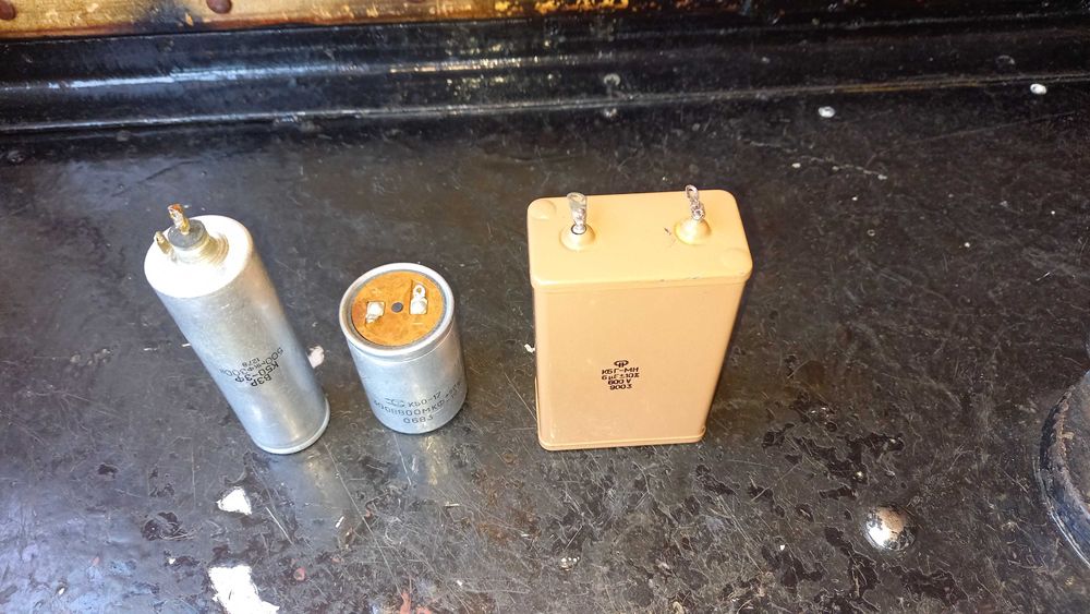 Конденсатор К50-17 300в 800 мкф,КБГ-МН 800в 6 мкф,К50-3Ф 300в 500 мкф