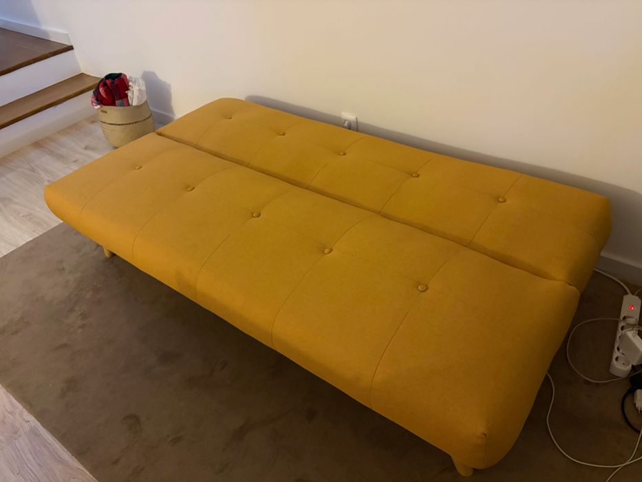 Sofá cama Sklum mostarda estilo nórdico