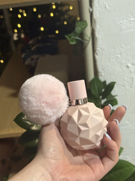 Парфуми Ariana Grande