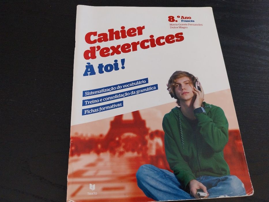 Caderno de atividades de Francês 8° ano