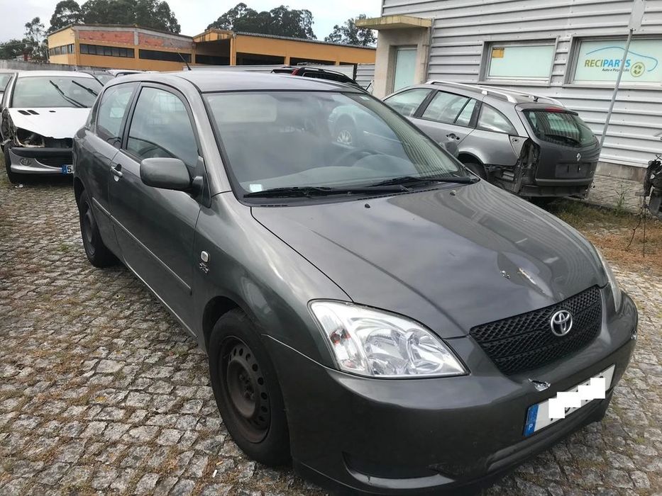 Toyota Corolla 2.0 D-4D Van 2002 - Para Peças