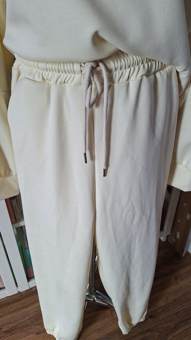 Nowy dres damski L-XL