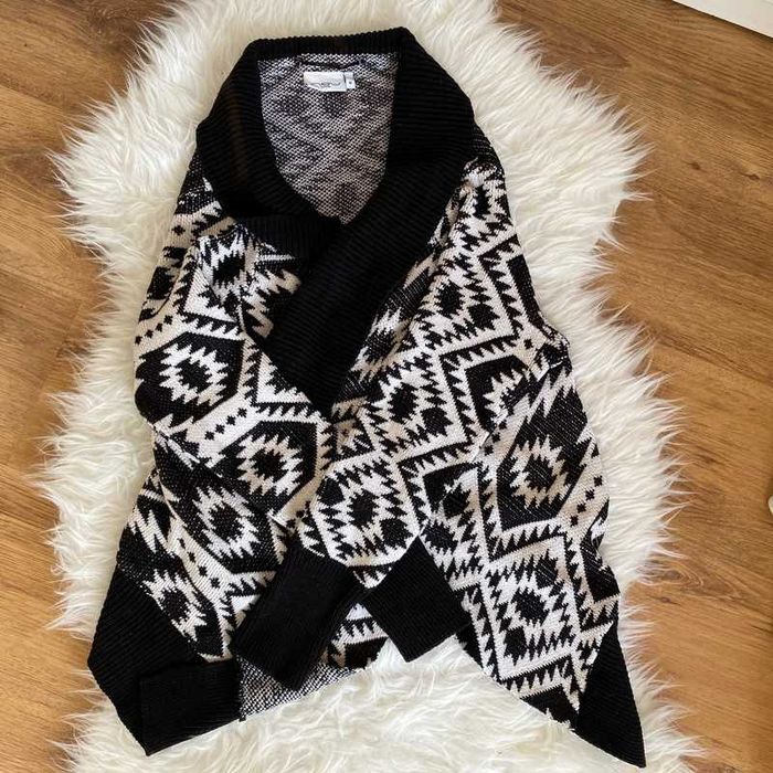 Sweterek narzuta czarny biały New Look rozmiar M kardigan boho
