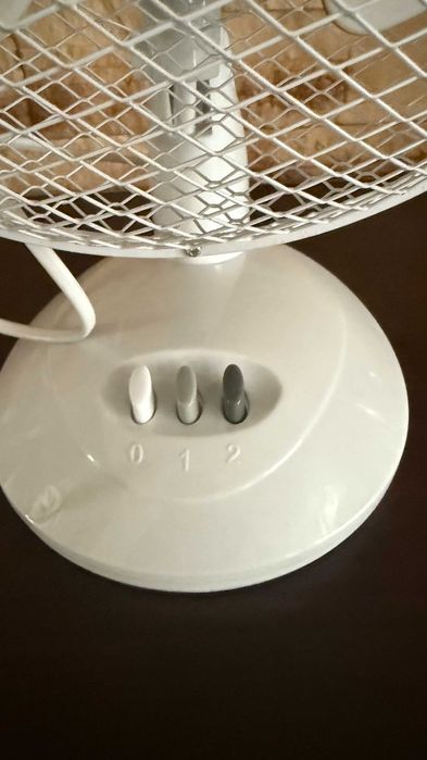 Wentylator biurkowy śr. 23 cm biały VO0020