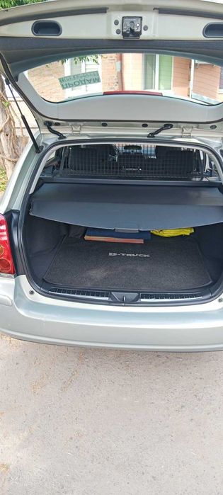 Тойота Авенсіс Т25