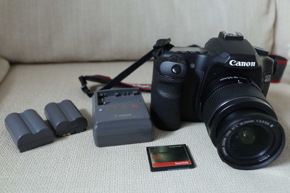 Canon EOS 40 D + Lente 18x55 mm  F/ 3.5- 5.6