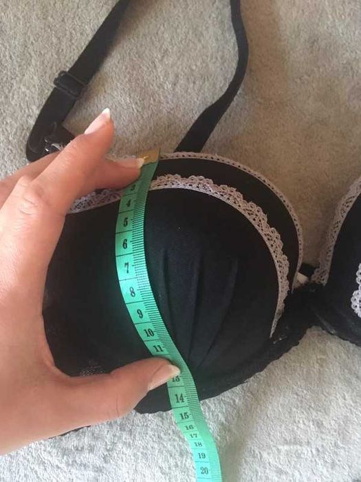 Stanik biustonosz czarny usztywniany bez push up 75B