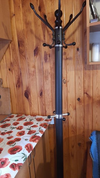 Продаю вішалку підлогову із натурального каменю