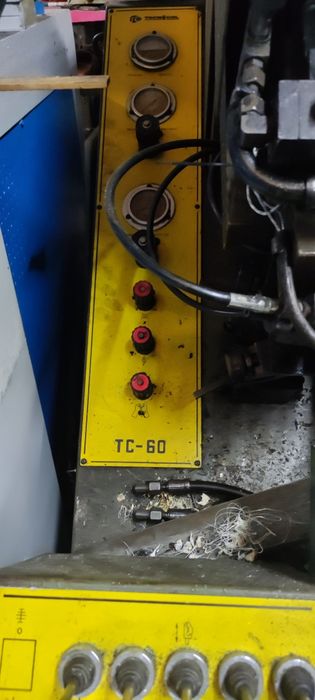 Máquina de montar bicos