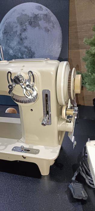 Máquina costura Refrey