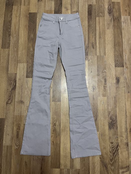 Сірі штани кльош