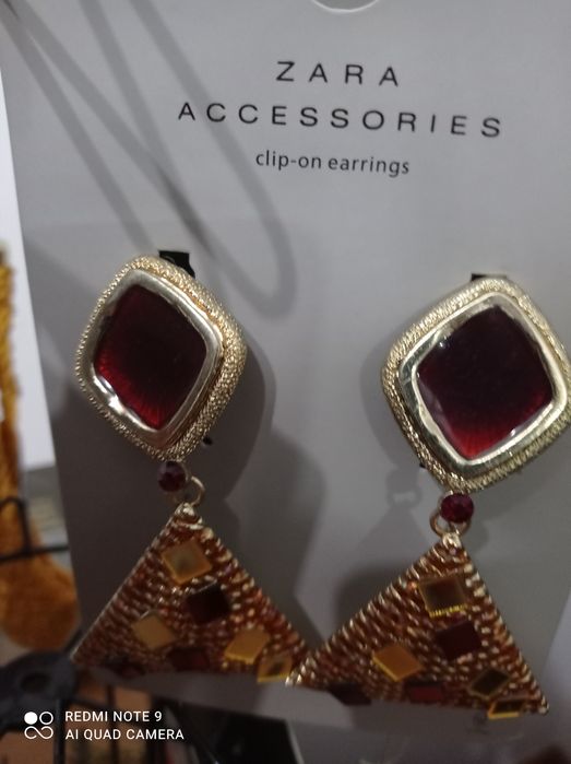 Zara. Brincos. Completamente Novos. Ainda em caixa.