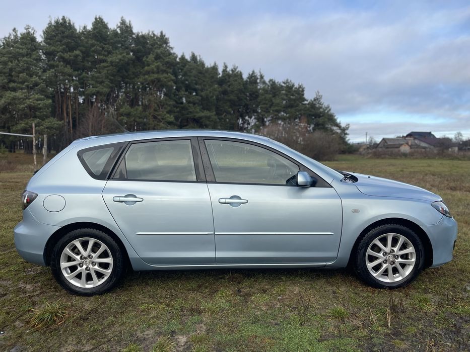 Продам своє авто Mazda 3 1.6 бензин/механіка 2008 рік