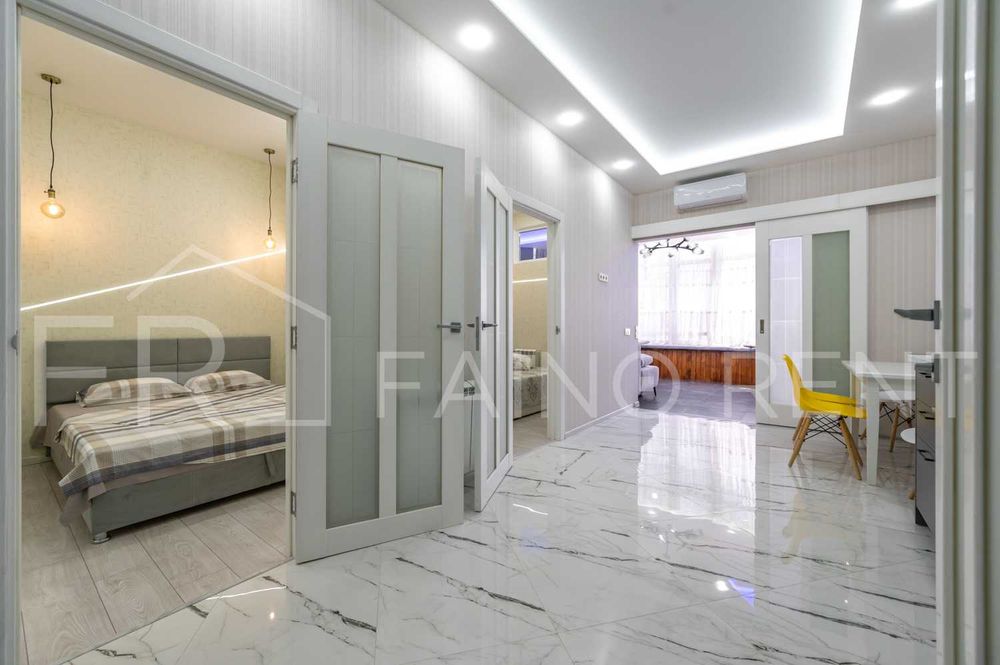 Панорамний вид моря, 2 спальнi + зала/5010