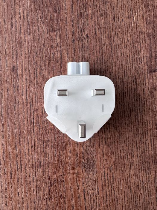 Adapter Apple PL -> UK