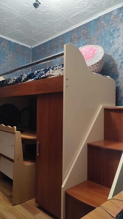 Кровать двухъярусная