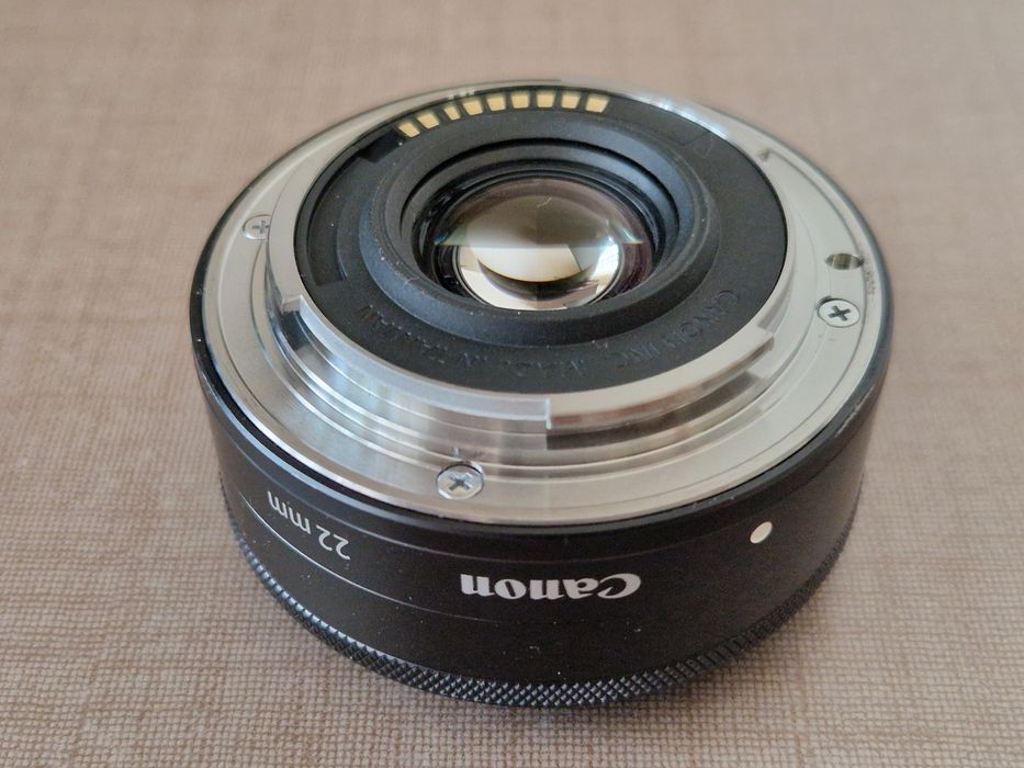 Об'єктив Canon EF-M 22 mm f/2 STM
