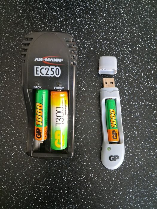 Зарядний пристрій Ansmann EC250 АА ААА USB зарядка GP ААА  акумулятори