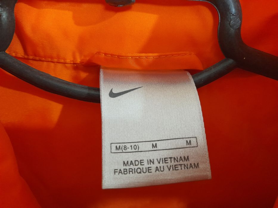Nike жіноча жилетка з плащівки оригінал