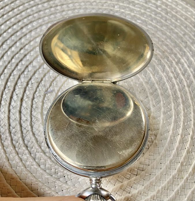 Карманые часы. Швейцария . На ходу!