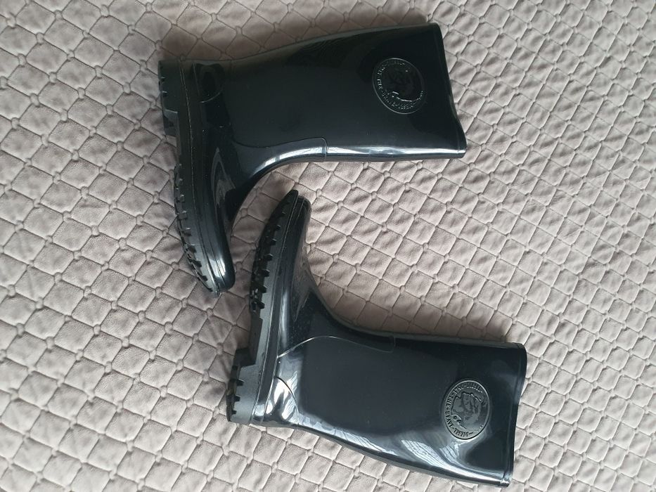 Kalosze piekne lakierowane