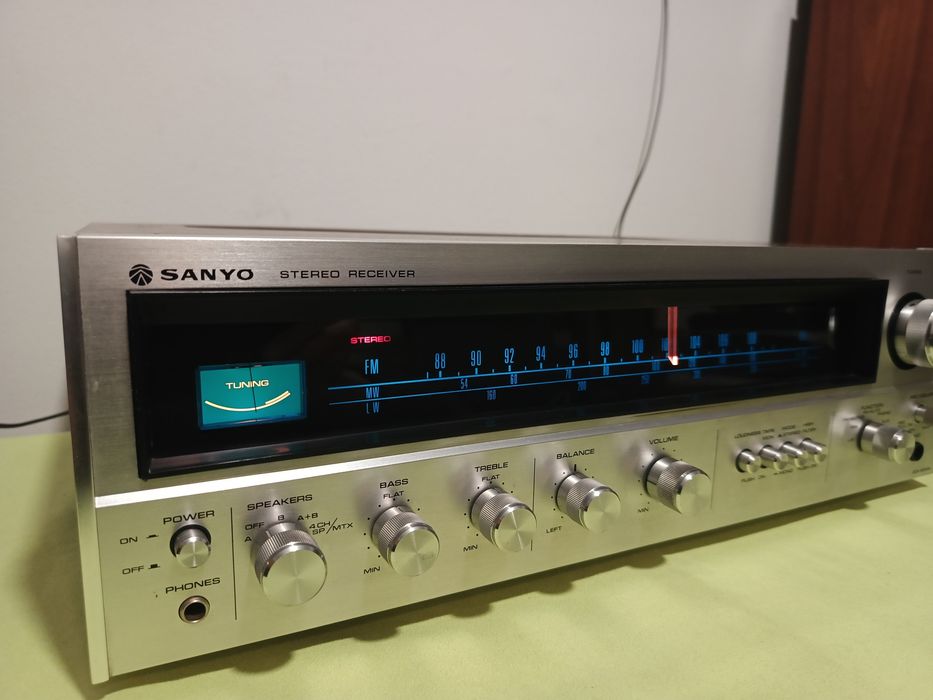 Amplituner SANYO DCX 2000L
