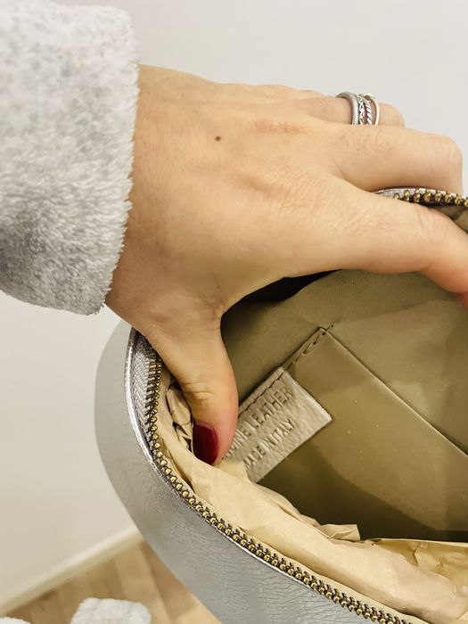Bolsa prateada em pele NOVA