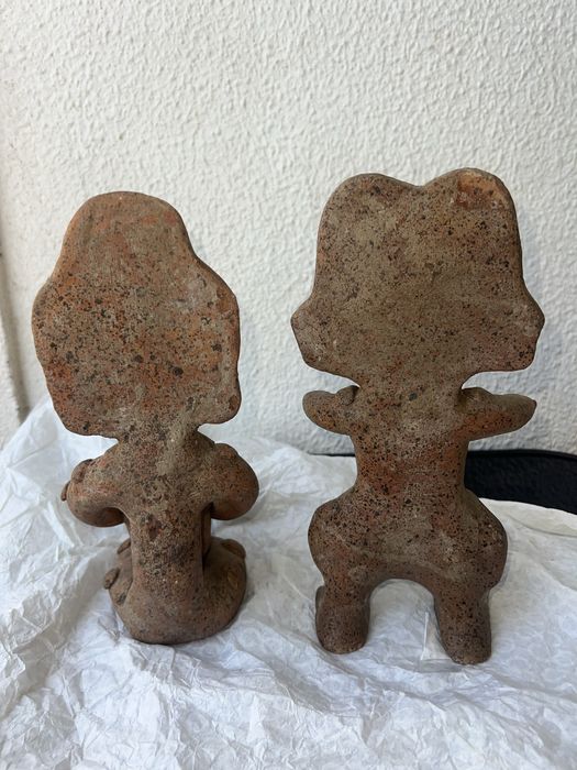 Par de figuras em terracota – estilo pré-colombiano – 25 cm