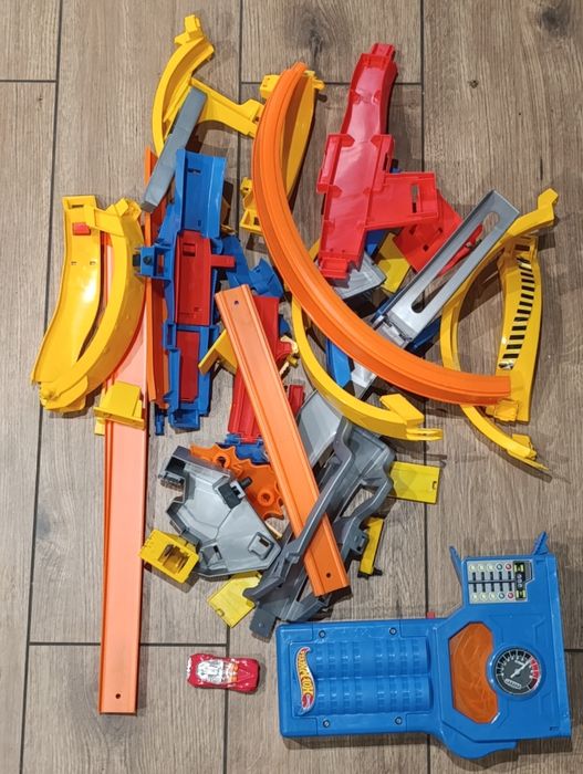 Hot Wheels TOR Kaskaderska GIGAPĘTLA