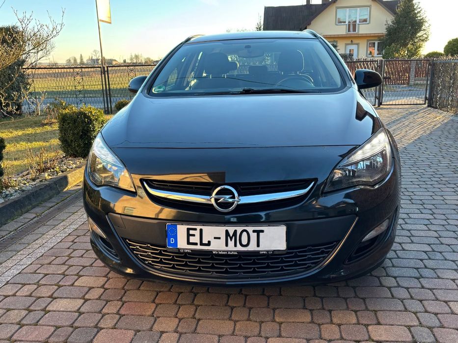 Opel Astra 1.4 Turbo, Lift, Kombi, LED, Podgrz. fotele, opłacony z Niemiec