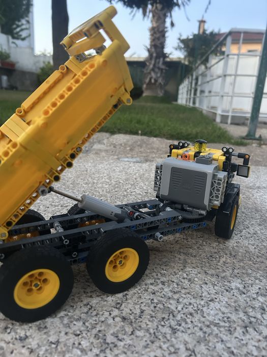 Lego Technic 8264 - Camião Transportador