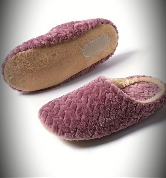 Тёплые , удобные  тапки. р- 39