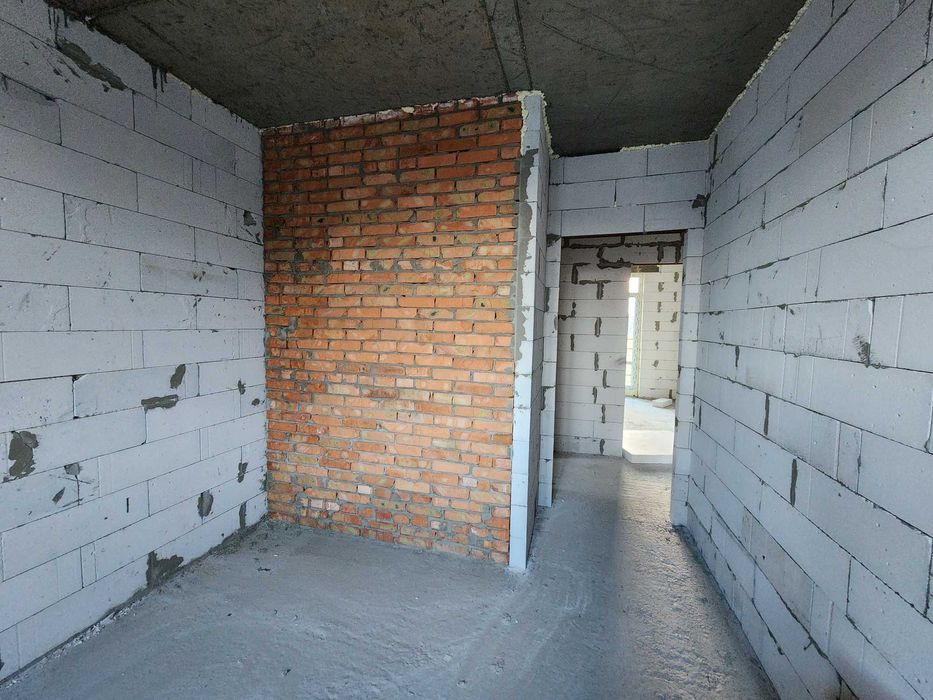 Вітаю! Продам будинок_дуплекс 105м2, від забудовника заводимо газ.