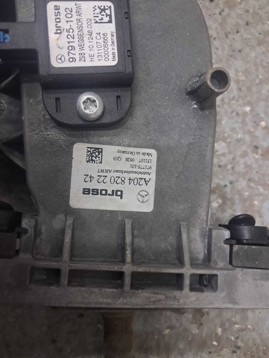 Mechanizm ppdnoszenia klapy merceses w204 kombi