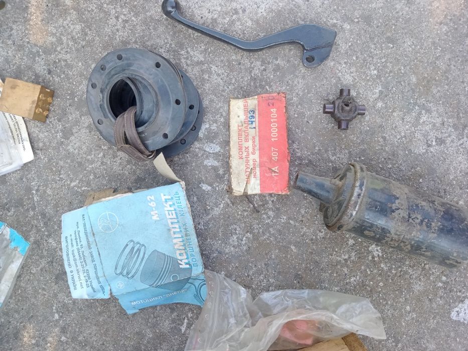 Продам  поршень Днепр МТ10