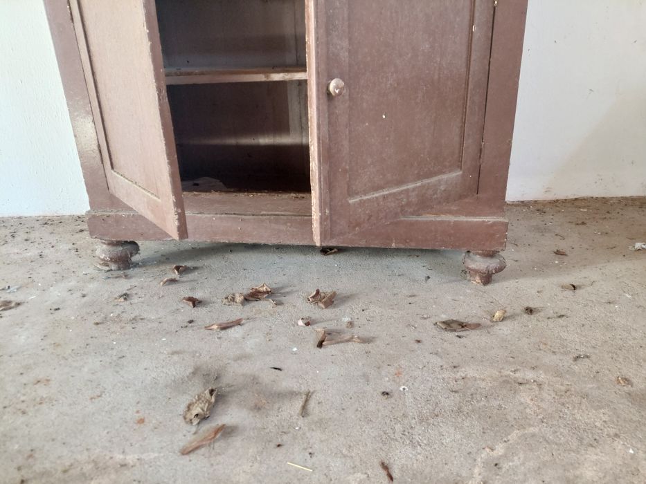 Móvel antigo de sala ou cozinha