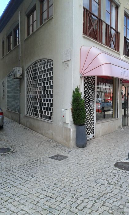 Aluga-se loja alverca